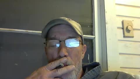 Snapshot of dirtynastyoldman chatting on March 2, 1:04 am dirtynastyoldman online show from March 2, 1:04 am
