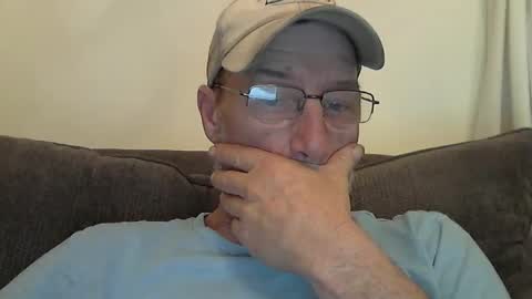 Snapshot of dirtynastyoldman chatting on March 9, 3:11 am dirtynastyoldman online show from March 9, 3:11 am