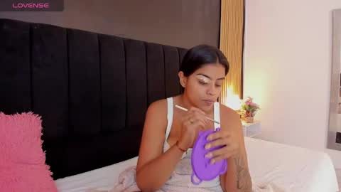 Snapshot of dirtysex18 chatting on April 22, 11:28 pm Soffie - Valentina - Yuya Astro online show from April 22, 11:28 pm