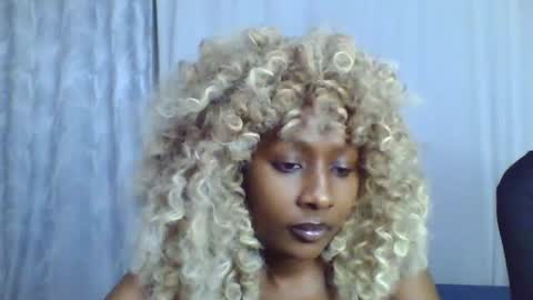 Snapshot of disah_002 chatting on June 17, 5:14 pm disah_002 online show from June 17, 5:14 pm
