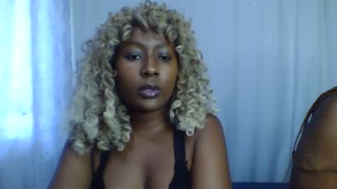Snapshot of disah_002 chatting on June 21, 8:50 am disah_002 online show from June 21, 8:50 am