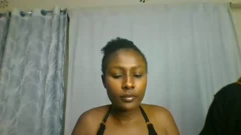 Snapshot of disah_002 chatting on June 30, 12:33 am disah_002 online show from June 30, 12:33 am