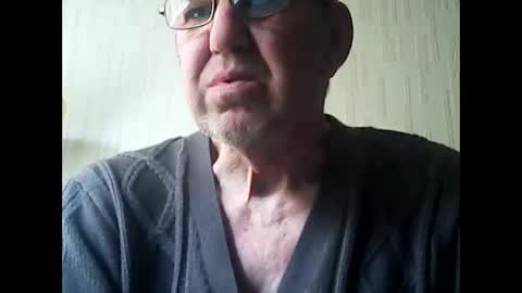 Snapshot of discovery63 chatting on June 9, 9:21 am discovery63 online show from June 9, 9:21 am
