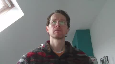 Snapshot of discovery_99 chatting on December 23, 10:35 am discovery_99 online show from December 23, 10:35 am