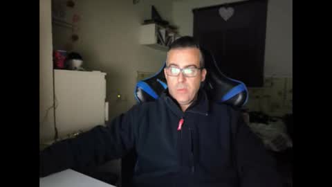 Snapshot of ditos_c chatting on January 9, 8:50 am ditos_c online show from January 9, 8:50 am