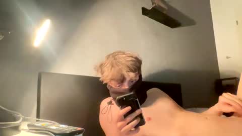 Snapshot of ditwink19 chatting on March 1, 8:00 pm ditwink19 online show from March 1, 8:00 pm