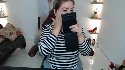 Snapshot of diva_milf chatting on April 30, 1:50 pm Diva online show from April 30, 1:50 pm
