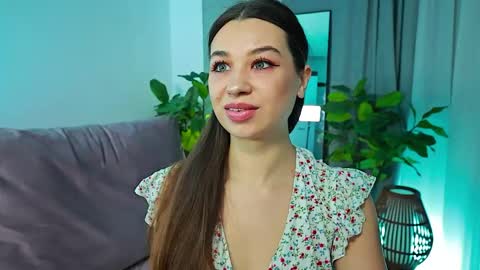 Tia online show from March 22, 6:22 pm