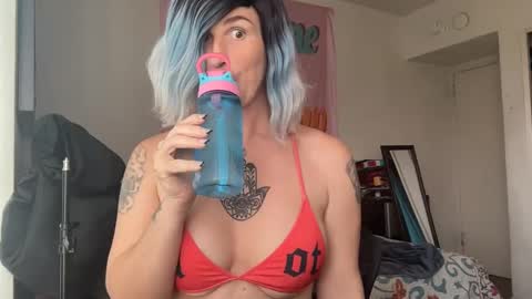 divinathedivine online show from October 3, 5:21 pm