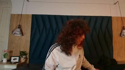 Snapshot of divine____ chatting on June 2, 2:13 am DIVINE online show from June 2, 2:13 am