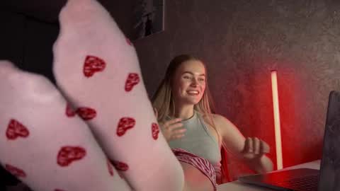 Hannah online show from February 26, 2:04 am