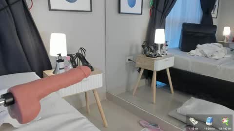 Snapshot of divine_sin chatting on June 2, 7:05 pm divine_sin online show from June 2, 7:05 pm