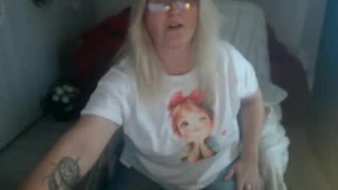 Snapshot of divineblond chatting on March 29, 12:05 pm Alexxa online show from March 29, 12:05 pm