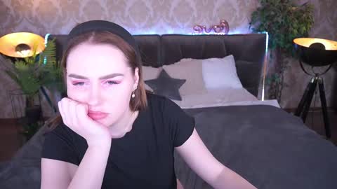 Snapshot of divinejasss chatting on February 23, 11:47 pm DivineJasss online show from February 23, 11:47 pm