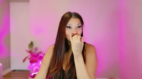 Snapshot of divinelynn chatting on February 23, 4:37 pm DivineLynn online show from February 23, 4:37 pm