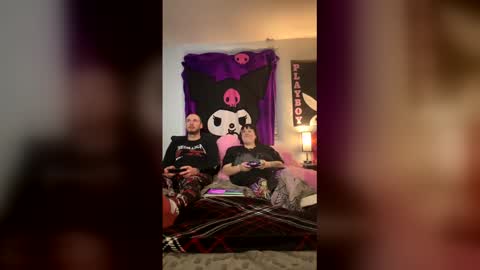 Snapshot of divinerabbit13 chatting on March 16, 1:11 am cinnamon buns online show from March 16, 1:11 am