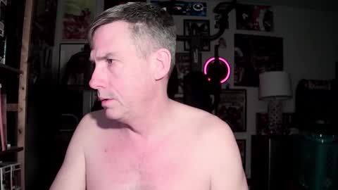 Snapshot of dix_handley_50 chatting on February 18, 2:49 am dix_handley_50 online show from February 18, 2:49 am