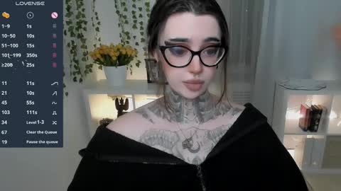 Snapshot of dixipixi_ chatting on May 23, 7:02 am dixipixi_ online show from May 23, 7:02 am