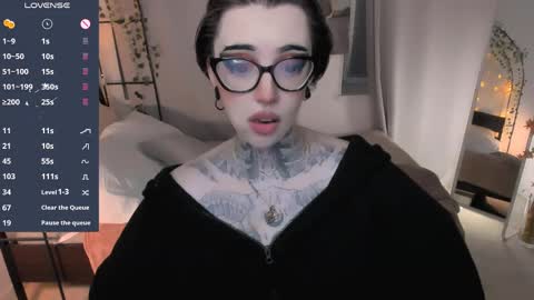 Snapshot of dixipixi_ chatting on May 28, 8:00 am dixipixi_ online show from May 28, 8:00 am