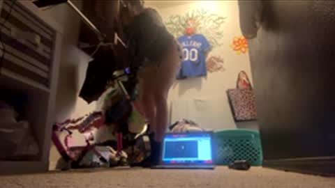 dixnpuc online show from April 15, 3:52 pm