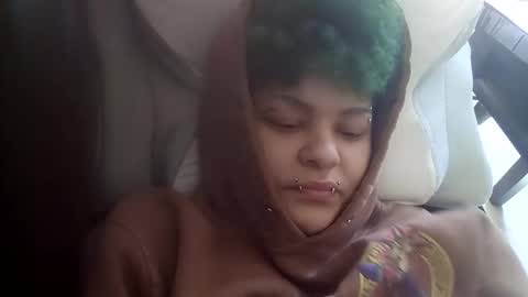 dizzinsweatyy online show from February 2, 5:44 pm