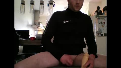 Snapshot of dj_ziggo chatting on March 6, 12:30 pm dj_ziggo online show from March 6, 12:30 pm