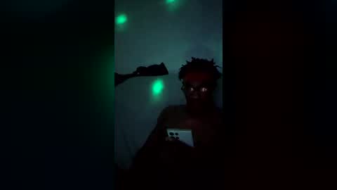 Snapshot of djaxxx_2020 chatting on July 21, 4:15 am djaxxx_2020 online show from July 21, 4:15 am