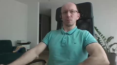 djentlemen1 online show from April 16, 7:09 am