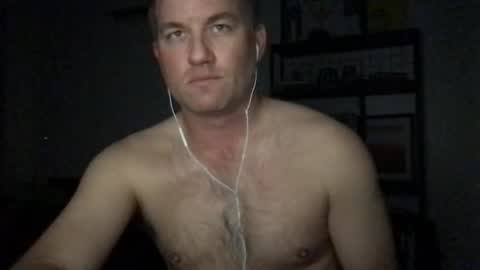 Snapshot of djswpy chatting on April 21, 6:52 am TriflinYoBitch online show from April 21, 6:52 am