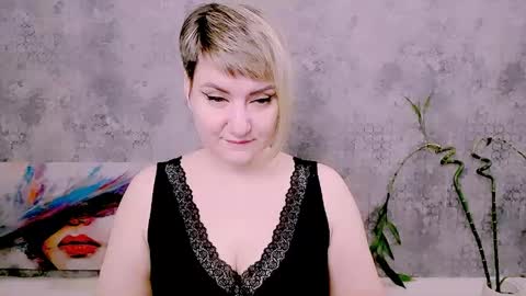 djullia online show from April 18, 5:11 am