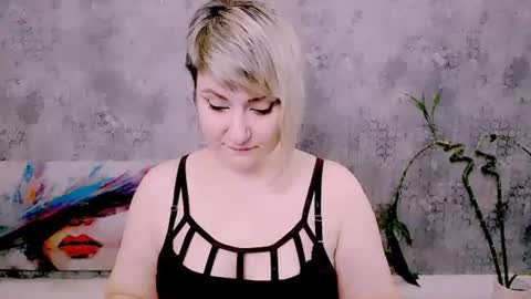 Snapshot of djullia chatting on June 18, 6:13 am djullia online show from June 18, 6:13 am