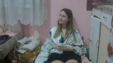 Snapshot of dkdress chatting on August 2, 11:03 pm dkdress online show from August 2, 11:03 pm