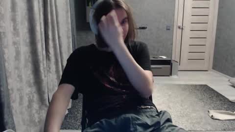 Snapshot of dmitriy250 chatting on November 12, 2:34 am dmitriy250 online show from November 12, 2:34 am