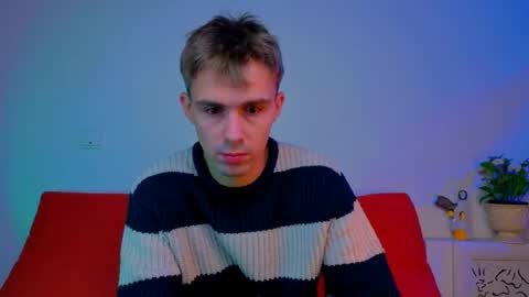Snapshot of dobrovoritel chatting on April 23, 3:03 pm Robert online show from April 23, 3:03 pm