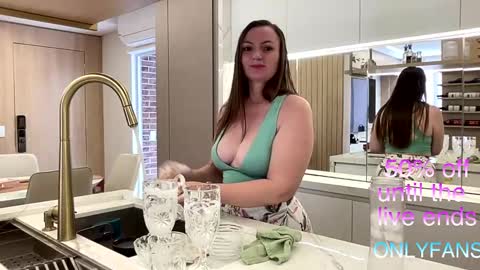 Snapshot of docehot1818 chatting on March 5, 3:18 pm Ctia But I prefer to be called DOCE online show from March 5, 3:18 pm