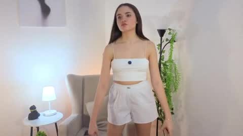 Snapshot of dodieruschmeyer chatting on March 29, 2:00 am Hello my name Eva Im glad to see you in my room online show from March 29, 2:00 am