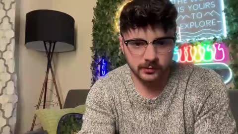 Snapshot of dohmerboyz chatting on February 20, 10:43 pm GIJO online show from February 20, 10:43 pm