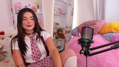 Snapshot of dolce_antonellaa chatting on April 2, 1:58 am antonella online show from April 2, 1:58 am