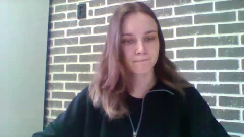 Snapshot of dolcezza_ chatting on April 6, 11:11 am dolcezza_ online show from April 6, 11:11 am