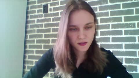 Snapshot of dolcezza_ chatting on April 7, 11:21 am dolcezza_ online show from April 7, 11:21 am