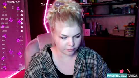 Snapshot of doll_chloe_ chatting on December 4, 12:08 am Chloe online show from December 4, 12:08 am