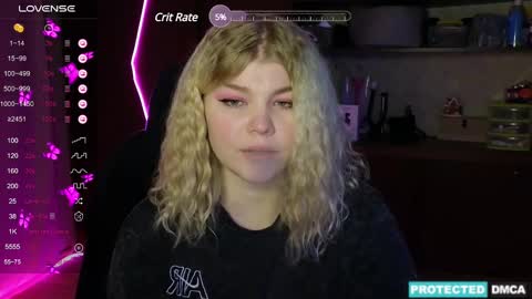 Snapshot of doll_chloe_ chatting on December 6, 7:10 am Chloe online show from December 6, 7:10 am