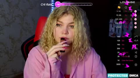 Snapshot of doll_chloe_ chatting on December 11, 4:20 pm Chloe online show from December 11, 4:20 pm