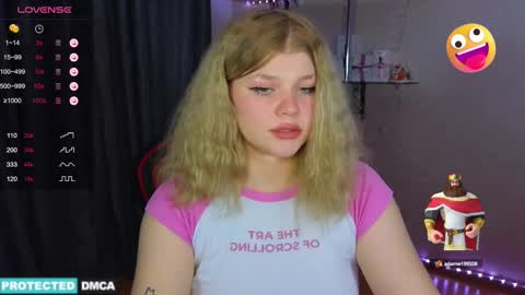 Snapshot of doll_chloe_ chatting on December 30, 3:25 am Chloe online show from December 30, 3:25 am