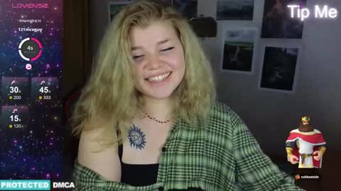 Snapshot of doll_chloe_ chatting on January 2, 9:39 pm Chloe online show from January 2, 9:39 pm