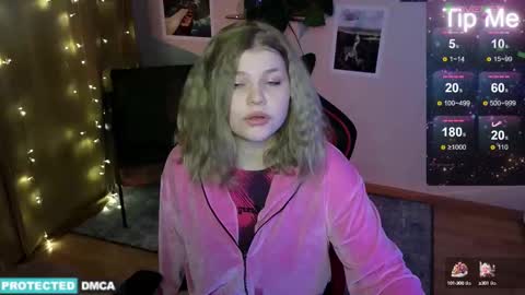 Snapshot of doll_chloe_ chatting on January 5, 12:31 pm Chloe online show from January 5, 12:31 pm