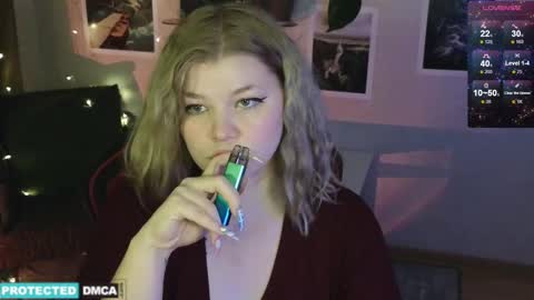 Snapshot of doll_chloe_ chatting on January 14, 4:36 am Chloe online show from January 14, 4:36 am