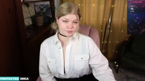 Snapshot of doll_chloe_ chatting on January 23, 11:58 am Chloe online show from January 23, 11:58 am