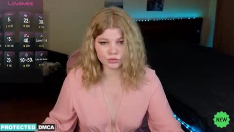 Snapshot of doll_chloe_ chatting on February 12, 3:49 pm Chloe online show from February 12, 3:49 pm