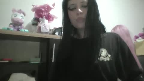 doll_dollys_ online show from April 5, 11:57 pm